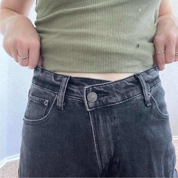 Abercrombie and Fitch Black 90s Ultra High Rise Jeans - Picture 8 of 10